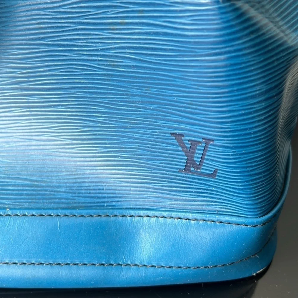 Louis Vuitton Épi Leather Shoulder bag